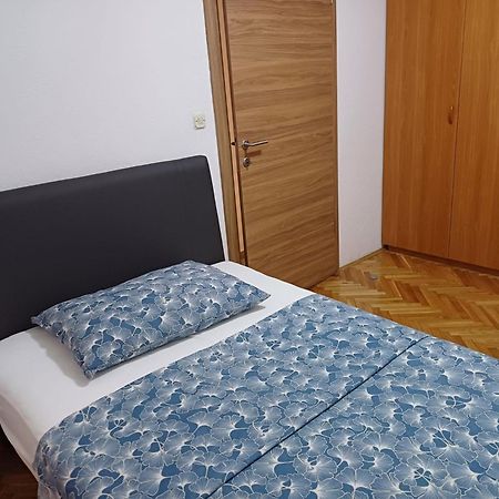 Apartment Neva Split With Free Private Parking Space Exterior foto