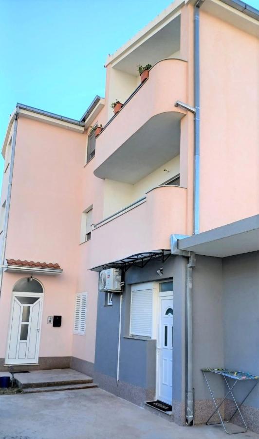 Apartment Neva Split With Free Private Parking Space Exterior foto