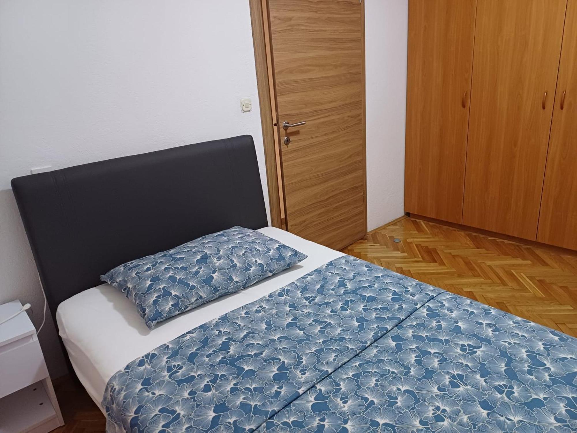 Apartment Neva Split With Free Private Parking Space Exterior foto